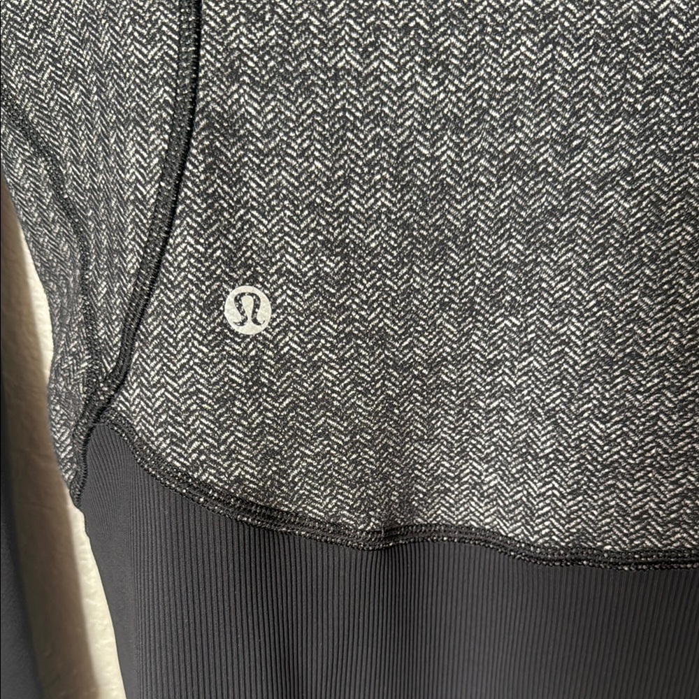 Lululemon Gray and Black Zip-Up Jacket - Picture 5 of 8
